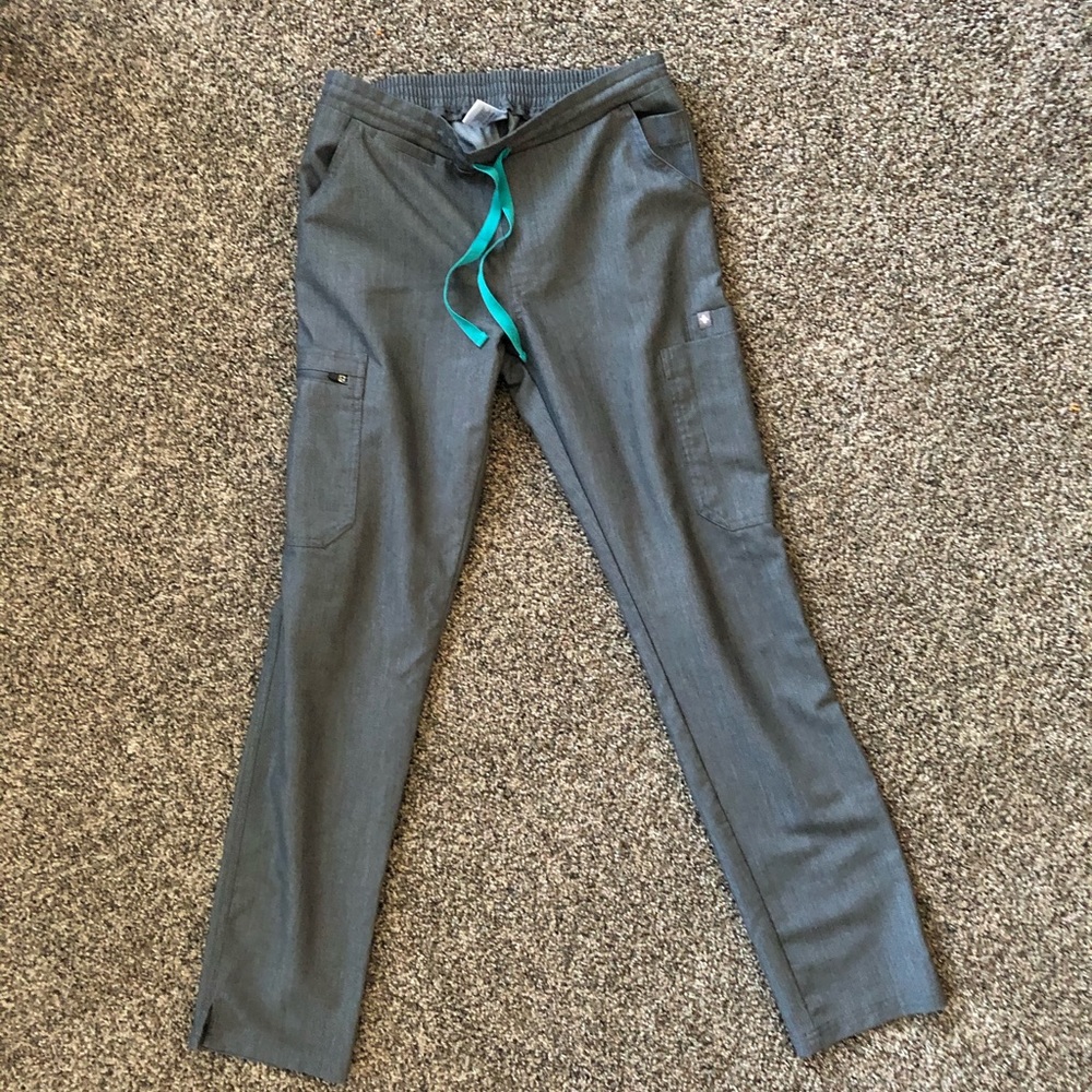 XS FIGS graphite yola